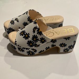 Matisse slide groovy floral platform sandals